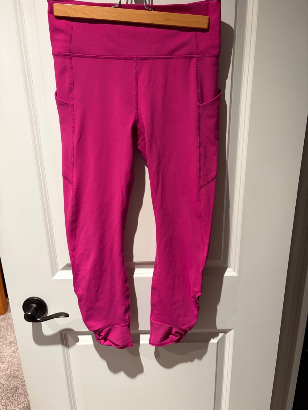 Fabletics Bright Pink Cropped Pocket Leggings
